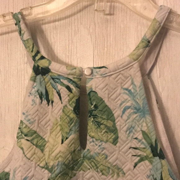 Green and white thin strap halter neck dress. - Picture 3 of 7